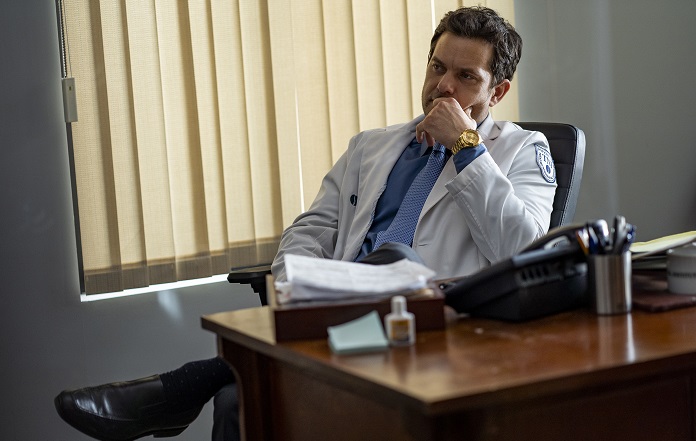 News TV series: Joshua Jackson finds Greg Berlanti in the HBO Max pilot; double return to Chicago PD