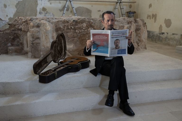 The common good, the review: the pino loricato di Rocco Papaleo puts us back to the world