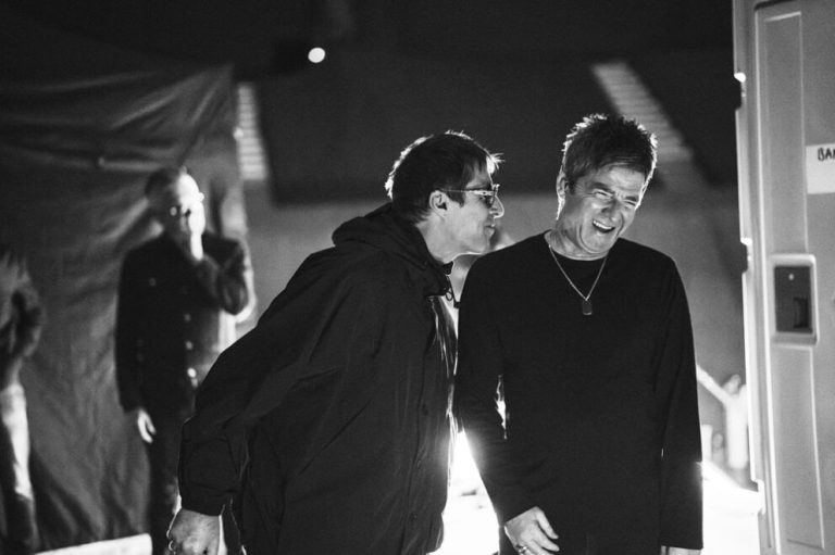 The documentary Oasis event signed by the creator of Peaky Blinders will go out to the cinema and Disney+