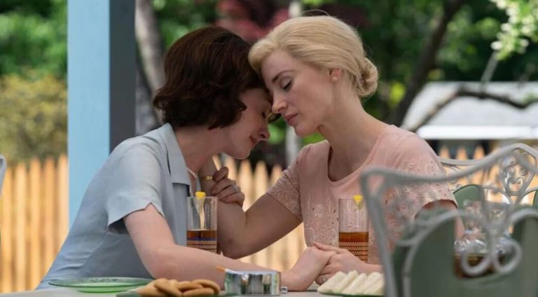 Mother’s Instinct, tonight on TV the film with Jessica Chastain and Anne Hathaway