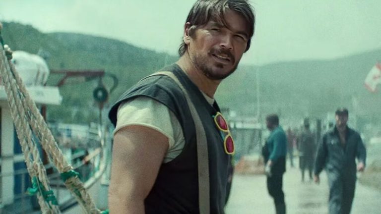 Below, on Netflix the TV series with Josh Hartnett and Charlie Heaton