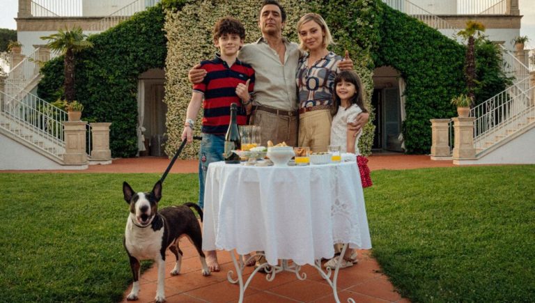 The extraneous, the review: the horror of Paolo Strippoli will lead the defeat of the perfect family until the Oscars?